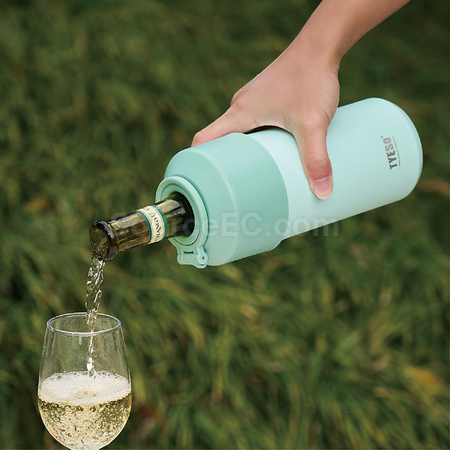 Customization Portable Outdoor Sports Bottle For Keeping Beverage Bottles Cool Corporate Gifts