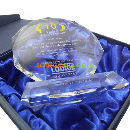 crystal gift, crystal souvenir, crystal trophy, crystal trophy cup, crystal medal, crystal plaques, crystal paper weight, colorful glass trophies, engraved crystal, 3D crystals, corporate gifts, premium gifts, gift supplier, promotional gifts, gift company, souvenirs, stationery, gift wholesale, gift ideas